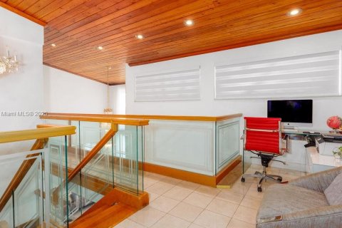 Купить виллу или дом в Хайалиа, Флорида 5 спален, 346.71м2, № 1957633 - фото 18