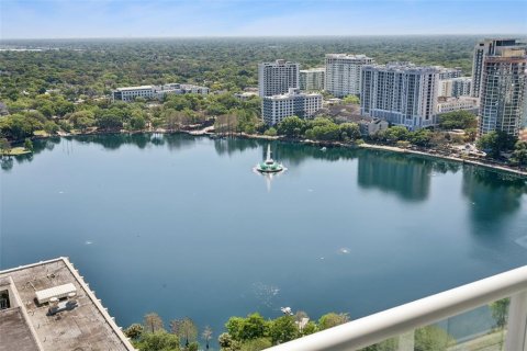 Condo in Orlando, Florida, 2 bedrooms № 2115955 - photo 30