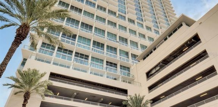 Condo in Orlando, Florida, 2 bedrooms № 2115955