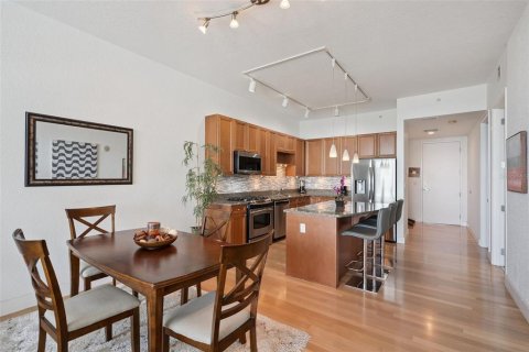 Condo in Orlando, Florida, 2 bedrooms № 2115955 - photo 13
