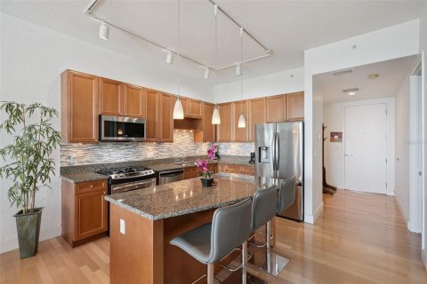 Condo in Orlando, Florida, 2 bedrooms № 2115955 - photo 15