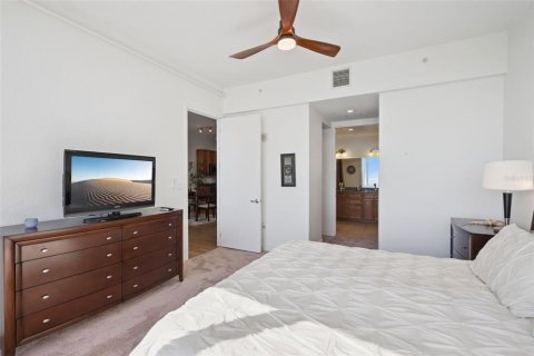 Condo in Orlando, Florida, 2 bedrooms № 2115955 - photo 18