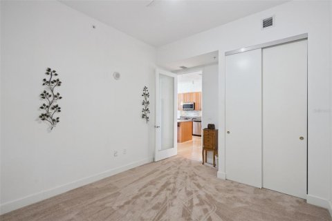 Condo in Orlando, Florida, 2 bedrooms № 2115955 - photo 25