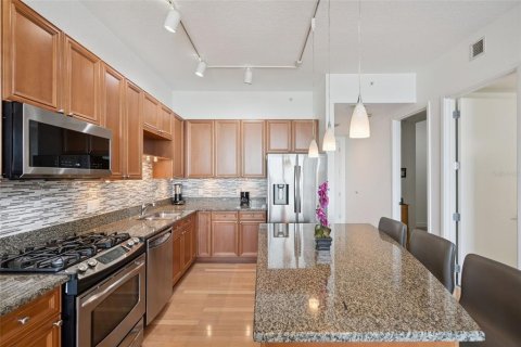 Condo in Orlando, Florida, 2 bedrooms № 2115955 - photo 14