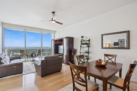Condo in Orlando, Florida, 2 bedrooms № 2115955 - photo 11