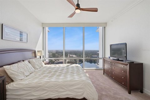 Condo in Orlando, Florida, 2 bedrooms № 2115955 - photo 17