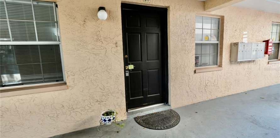 Condo in Tampa, Florida, 2 bedrooms № 2200636