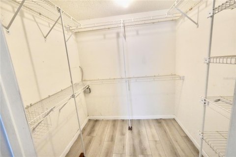 Condo in Tampa, Florida, 2 bedrooms № 2200636 - photo 9