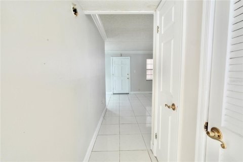 Condo in Tampa, Florida, 2 bedrooms № 2200636 - photo 10