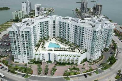 Copropriété à louer à North Bay Village, Floride: 1 chambre, 83.61 m2 № 1946447 - photo 1