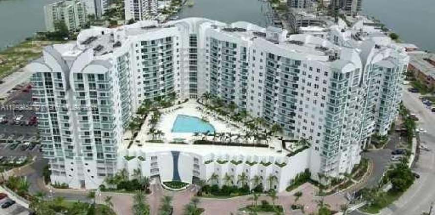 Condo à North Bay Village, Floride, 1 chambre № 1946447