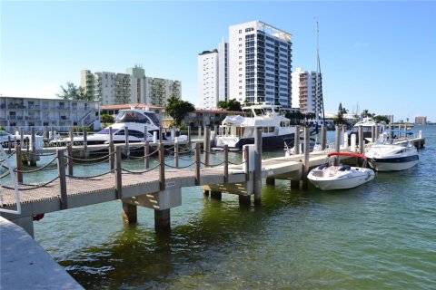 Copropriété à louer à North Bay Village, Floride: 1 chambre, 83.61 m2 № 1946447 - photo 14