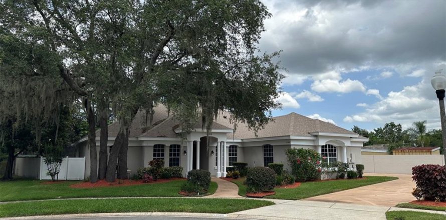 House in Oviedo, Florida 4 bedrooms, 237.83 sq.m. № 1775127