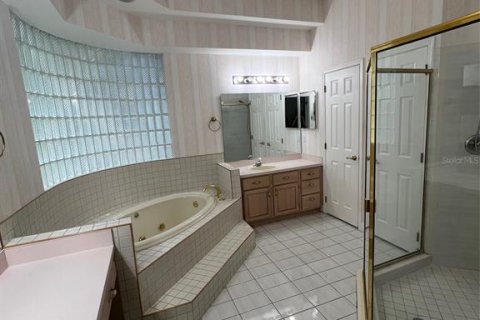 House in Oviedo, Florida 4 bedrooms, 237.83 sq.m. № 1775127 - photo 11