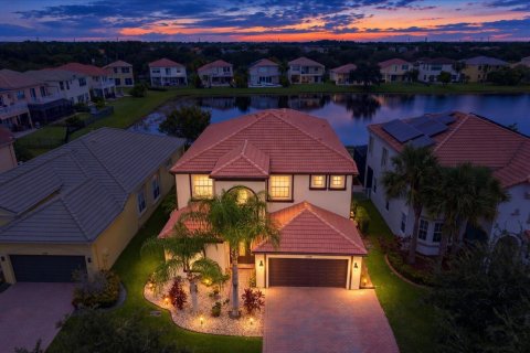 Villa ou maison à Port St. Lucie, Floride 5 chambres, 322.84 m2 № 2394779