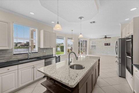 Villa ou maison à vendre à Port St. Lucie, Floride: 5 chambres, 322.84 m2 № 2394779 - photo 22