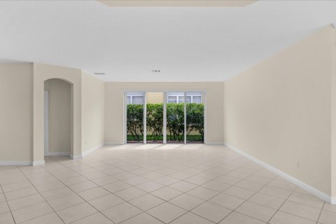Villa ou maison à vendre à Port St. Lucie, Floride: 5 chambres, 322.84 m2 № 2394779 - photo 7