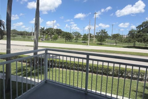 Condo in Plantation, Florida, 2 bedrooms № 2076131 - photo 15