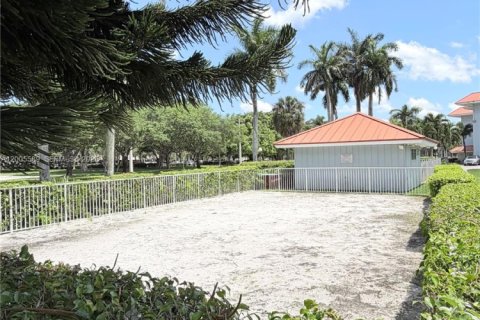 Condo in Plantation, Florida, 2 bedrooms № 2076131 - photo 14