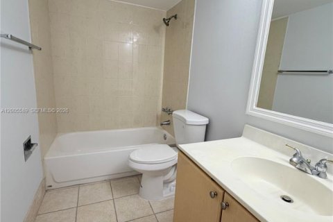 Condo in Plantation, Florida, 2 bedrooms № 2076131 - photo 5