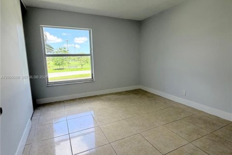 Condo in Plantation, Florida, 2 bedrooms № 2076131 - photo 7