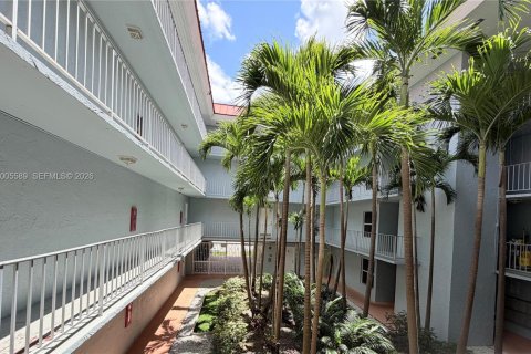 Condo in Plantation, Florida, 2 bedrooms  № 2076131