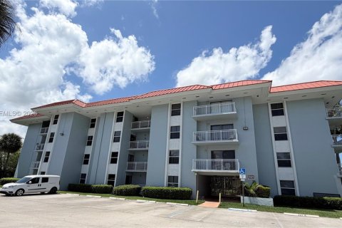 Condo in Plantation, Florida, 2 bedrooms № 2076131 - photo 19