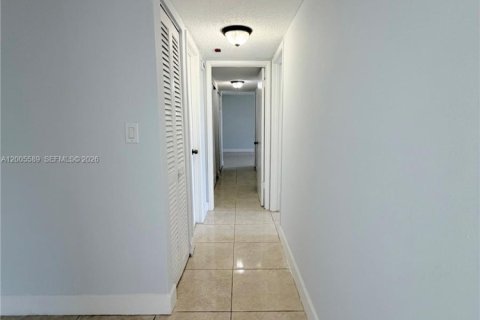 Condo in Plantation, Florida, 2 bedrooms № 2076131 - photo 4