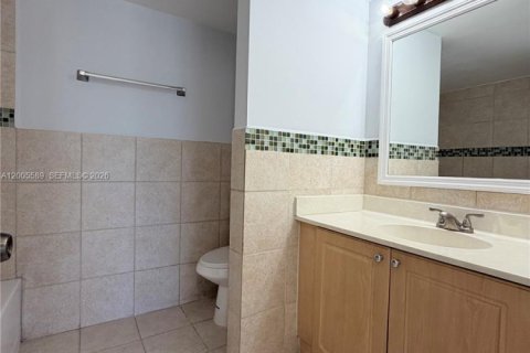 Condo in Plantation, Florida, 2 bedrooms № 2076131 - photo 8