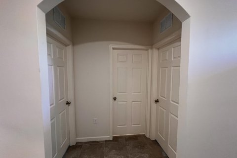 House in Palm Bay, Florida 4 bedrooms, 170.01 sq.m. № 1133087 - photo 1