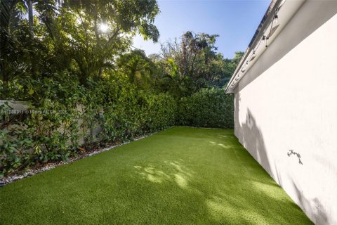 Снять в аренду виллу или дом в Майами, Флорида 4 спальни, 163.97м2, № 1938692 - фото 26