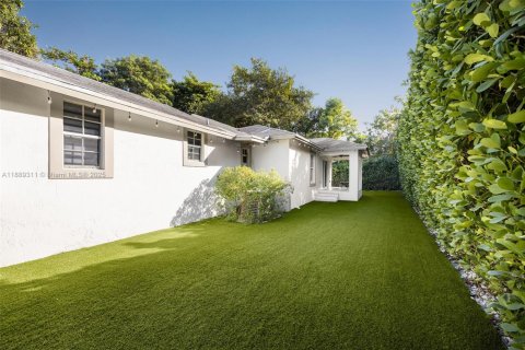 Снять в аренду виллу или дом в Майами, Флорида 4 спальни, 163.97м2, № 1938692 - фото 24