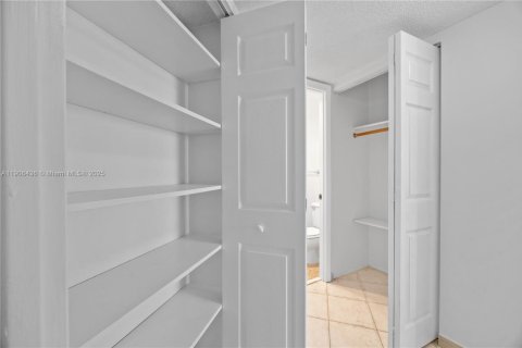 Купить кондоминиум в Авентура, Флорида 1 спальня, 71.16м2, № 2018271 - фото 22
