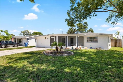 House in Holiday, Florida 2 bedrooms, 99.59 sq.m. № 1905693 - photo 3