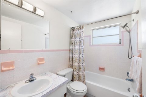 House in Holiday, Florida 2 bedrooms, 99.59 sq.m. № 1905693 - photo 19