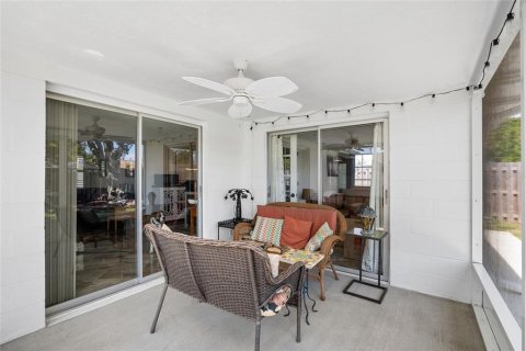 House in Holiday, Florida 2 bedrooms, 99.59 sq.m. № 1905693 - photo 6