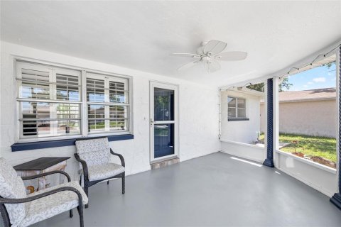 House in Holiday, Florida 2 bedrooms, 99.59 sq.m. № 1905693 - photo 4