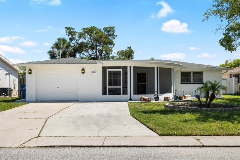 House in Holiday, Florida 2 bedrooms, 99.59 sq.m. № 1905693 - photo 2