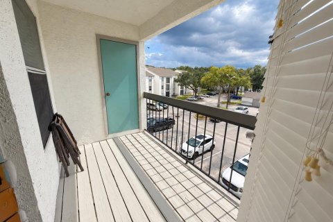 Condominio en alquiler en Kissimmee, Florida, 1 dormitorio, 61.78 m2 № 2430796 - foto 13