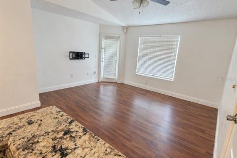 Condominio en alquiler en Kissimmee, Florida, 1 dormitorio, 61.78 m2 № 2430796 - foto 12
