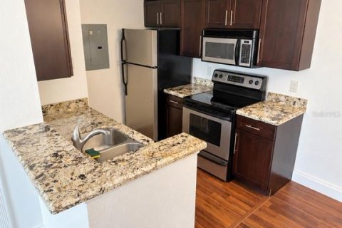 Condominio en alquiler en Kissimmee, Florida, 1 dormitorio, 61.78 m2 № 2430796 - foto 3