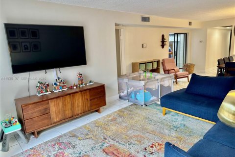 Adosado en alquiler en Pembroke Pines, Florida, 3 dormitorios, 122.91 m2 № 1993656 - foto 5