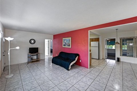 Villa ou maison à vendre à Saint Petersburg, Floride: 2 chambres, 91.42 m2 № 1876038 - photo 10