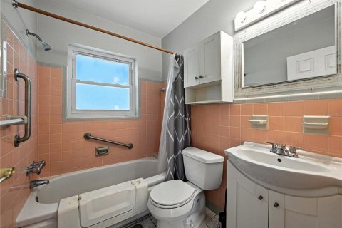 Villa ou maison à vendre à Saint Petersburg, Floride: 2 chambres, 91.42 m2 № 1876038 - photo 19