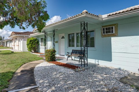 Villa ou maison à vendre à Saint Petersburg, Floride: 2 chambres, 91.42 m2 № 1876038 - photo 5