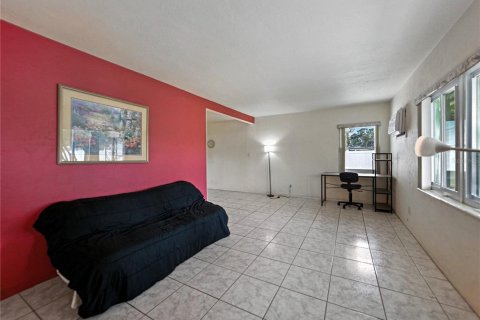 Villa ou maison à vendre à Saint Petersburg, Floride: 2 chambres, 91.42 m2 № 1876038 - photo 11