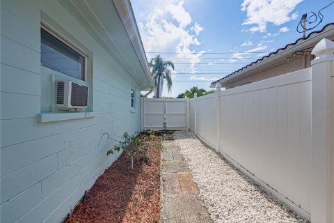 Villa ou maison à vendre à Saint Petersburg, Floride: 2 chambres, 91.42 m2 № 1876038 - photo 27