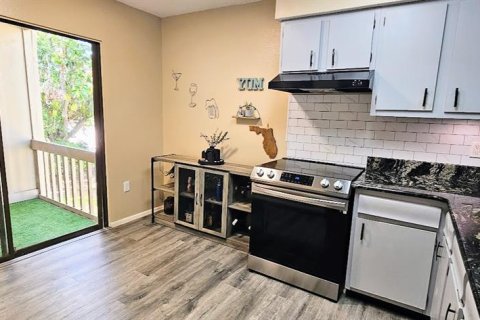 Condo in Sarasota, Florida, 2 bedrooms № 2104243 - photo 18