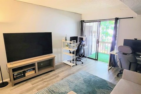 Condo in Sarasota, Florida, 2 bedrooms № 2104243 - photo 25