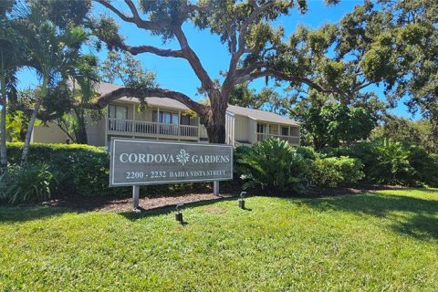 Condo in Sarasota, Florida, 2 bedrooms № 2104243 - photo 2